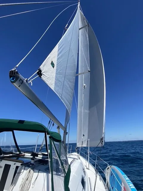 Slide: The Image of Beneteau 393 2002 - 9