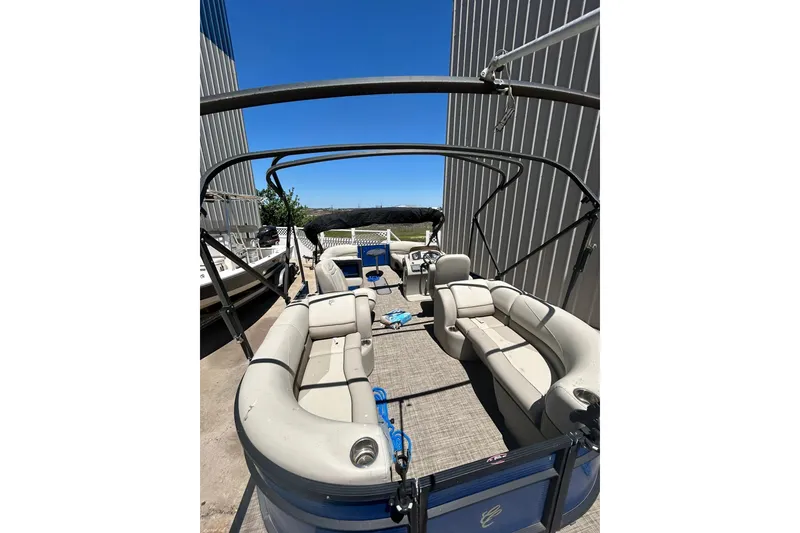 Slide: The Image of 2020 Cypress Cay Seabreeze 232 pontoon boat with spacious seating and canopy frame. - 8