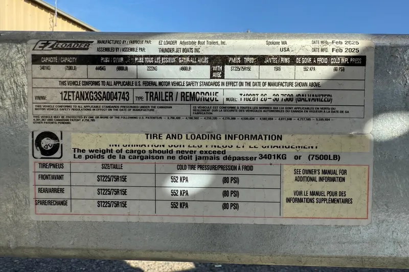 Slide: The Image of Thunder Jet 24 Alexis Pro 2025 trailer specifications and tire loading information label. - 40