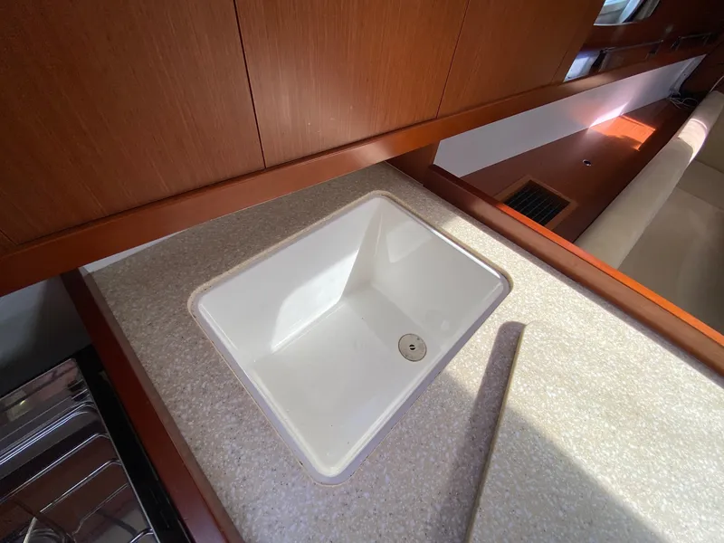 Slide: The Image of 2014 Beneteau Oceanis 34 - Heady Topper - 14