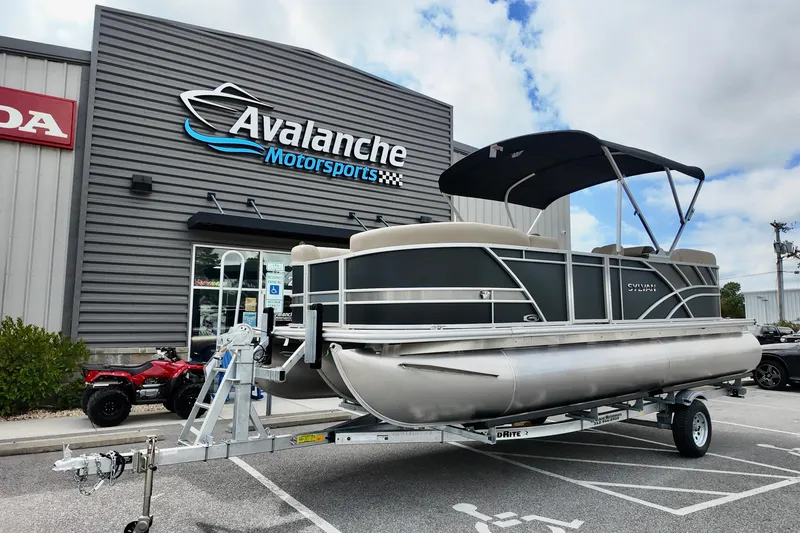 The Image of 2026 Sylvan Mirage 822 LZ pontoon boat at Avalanche Motorsports dealership. - 2