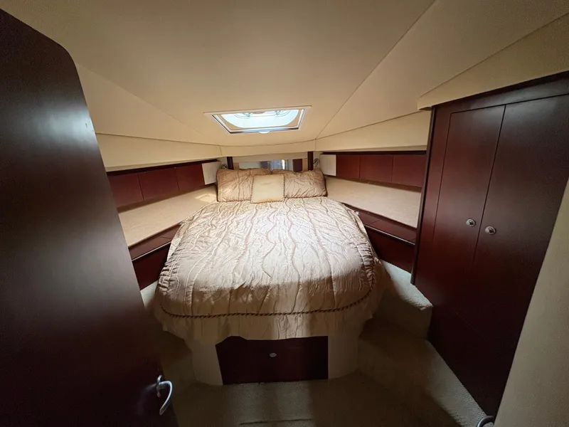 Slide: The Image of Sea Ray 420 Sedan Bridge 2005 - 9