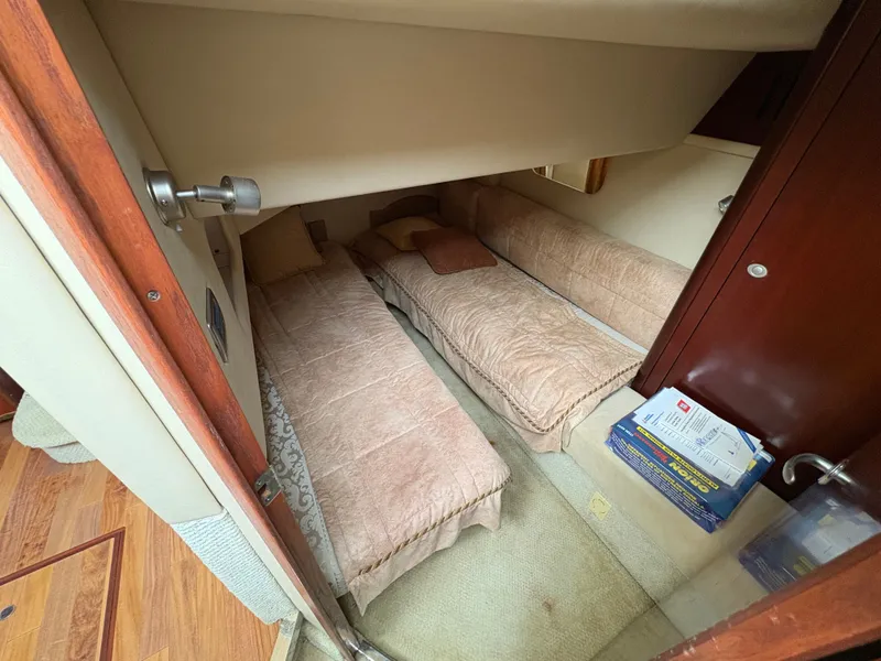 Slide: The Image of Sea Ray 420 Sedan Bridge 2005 - 11