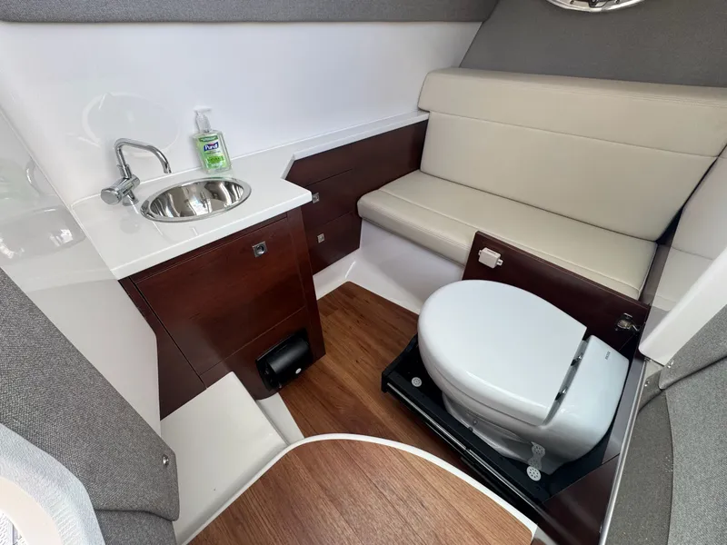 Slide: The Image of Chaparral 280 OSX 2025 - 9