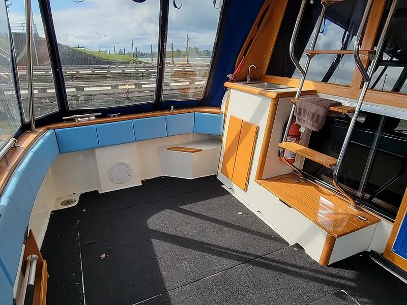 Slide: The Image of Bayliner 3288 Motoryacht 1989 - 16