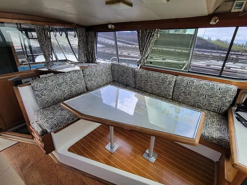 Slide: The Image of Bayliner 3288 Motoryacht 1989 - 7