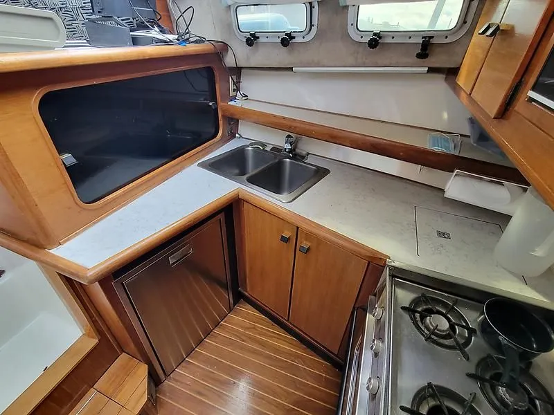 Slide: The Image of Bayliner 3288 Motoryacht 1989 - 9