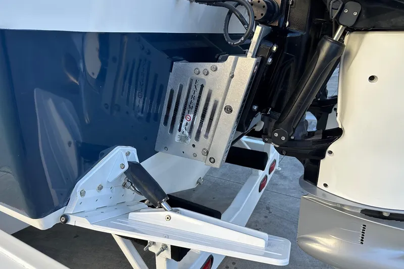 Slide: The Image of 2017 Formula 292 SR-1 boat engine mount and hydraulic system close-up. - 16