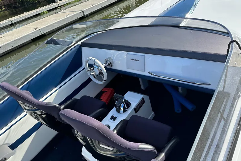 Slide: The Image of Interior of 2017 Formula 292 SR-1 boat with dual seats and steering wheel. - 21
