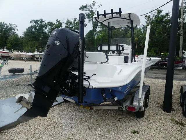 Slide: The Image of Glasstream 240 CCX 2022 - 4