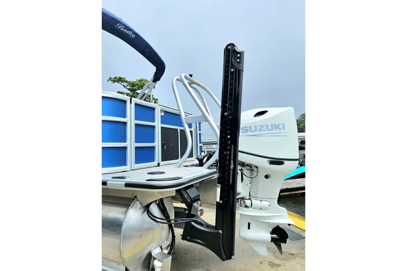 Slide: The Image of 2026 Bentley Pontoons 203 Fish-N-Cruise with Suzuki outboard motor, docked. - 7