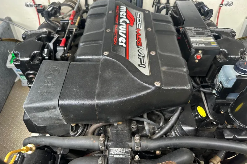 Slide: The Image of Engine of 1998 Velocity 26 Thoroughbred boat with 502 MAG MPI multi-port injection. - 21