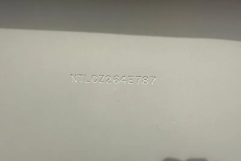 Slide: The Image of Hull identification number on 1987 Grady-White Gulfstream 232 boat. - 11