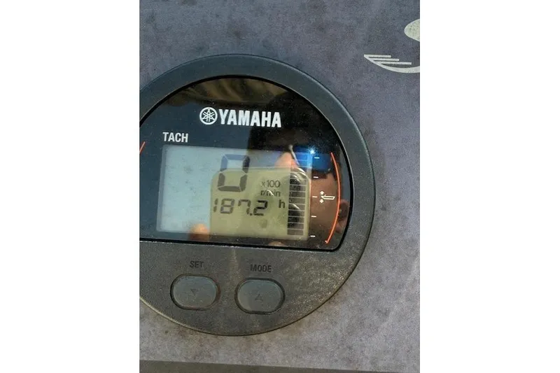 Slide: The Image of Yamaha tachometer displaying 187.2 hours on a 2016 Scout 175 Sportfish boat. - 5
