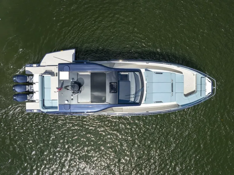 Slide: The Image of 2025 Azimut Verve 48 - Image 12 - 12