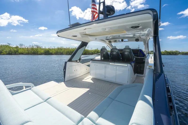 Slide: The Image of 2025 Azimut Verve 48 - Image 21 - 21