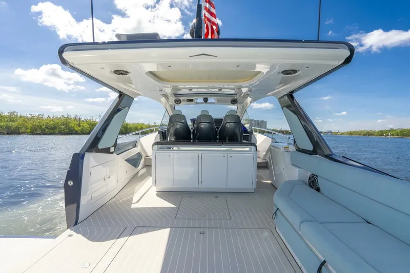 Slide: The Image of 2025 Azimut Verve 48 - Image 22 - 22