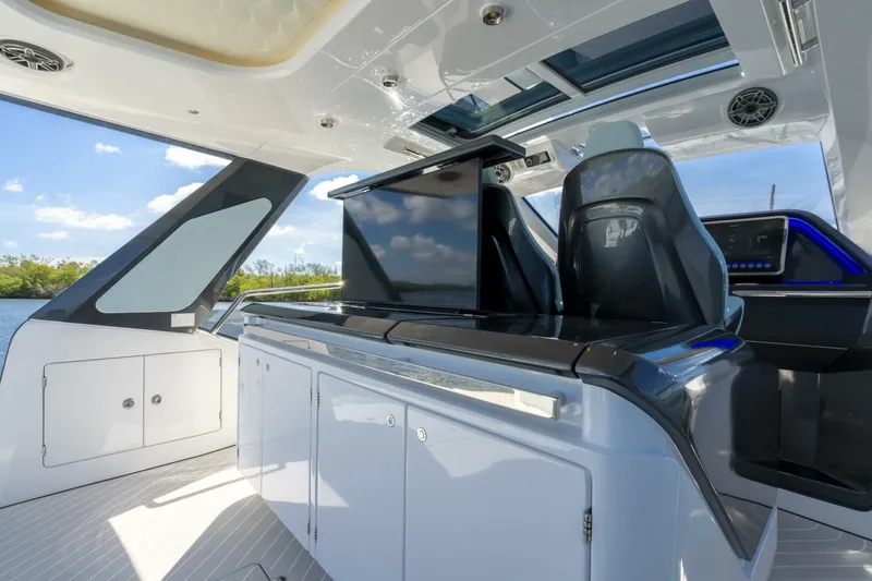 Slide: The Image of 2025 Azimut Verve 48 - Image 26 - 26