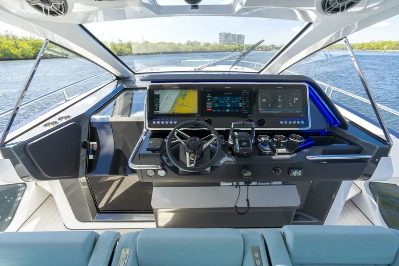 Slide: The Image of 2025 Azimut Verve 48 - Image 29 - 29