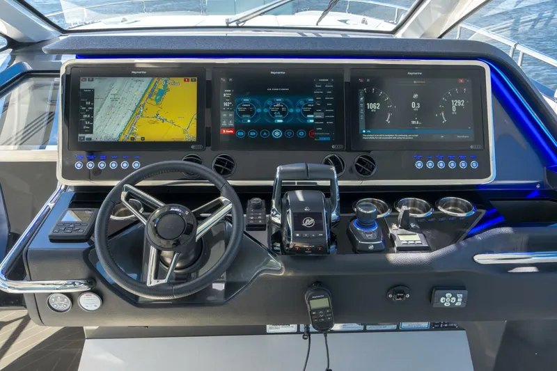 Slide: The Image of 2025 Azimut Verve 48 - Image 30 - 30