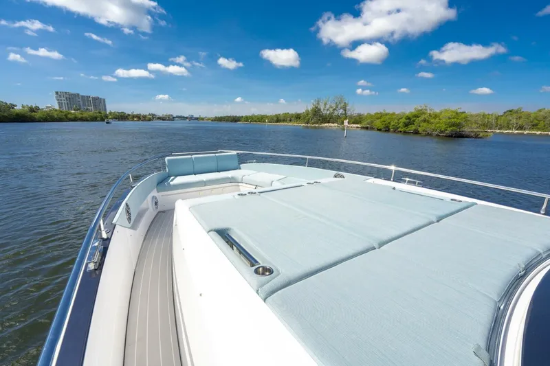 Slide: The Image of 2025 Azimut Verve 48 - Image 34 - 34