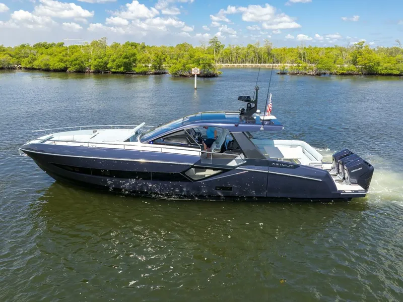 Slide: The Image of 2025 Azimut Verve 48 - Image 9 - 9