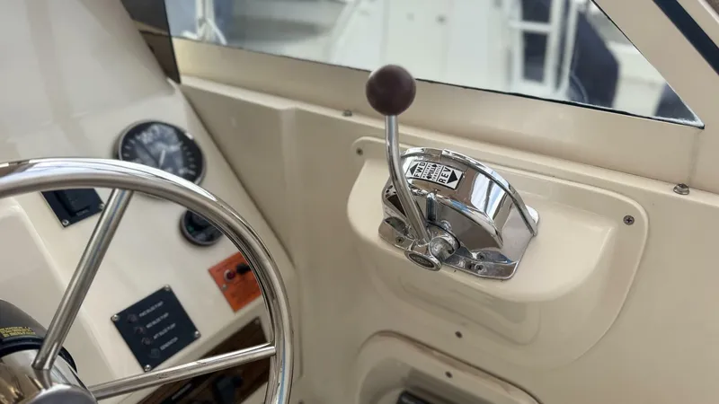 Slide: The Image of 2007 Mainship Pilot 30-11 - Image 12 - 12