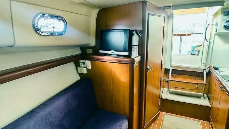 Slide: The Image of 2007 Mainship Pilot 30-11 - Image 18 - 18