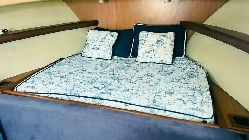 Slide: The Image of 2007 Mainship Pilot 30-11 - Image 22 - 22