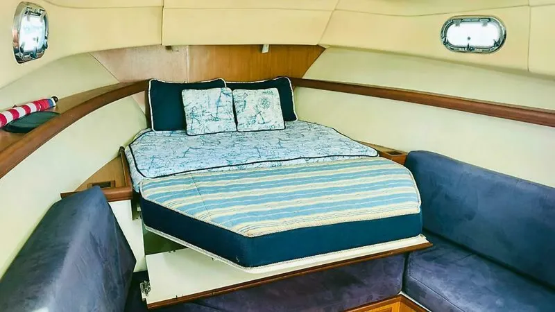 Slide: The Image of 2007 Mainship Pilot 30-11 - Image 23 - 23