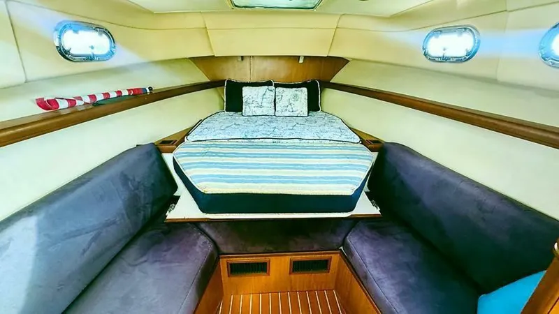 Slide: The Image of 2007 Mainship Pilot 30-11 - Image 24 - 24