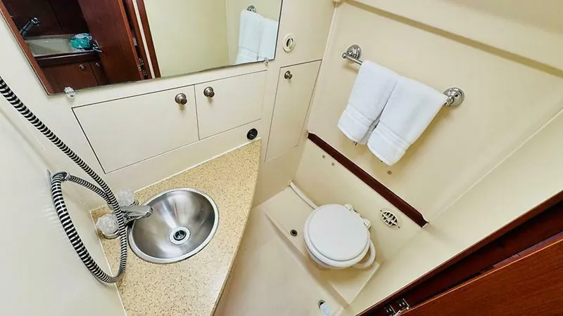 Slide: The Image of 2007 Mainship Pilot 30-11 - Image 25 - 25