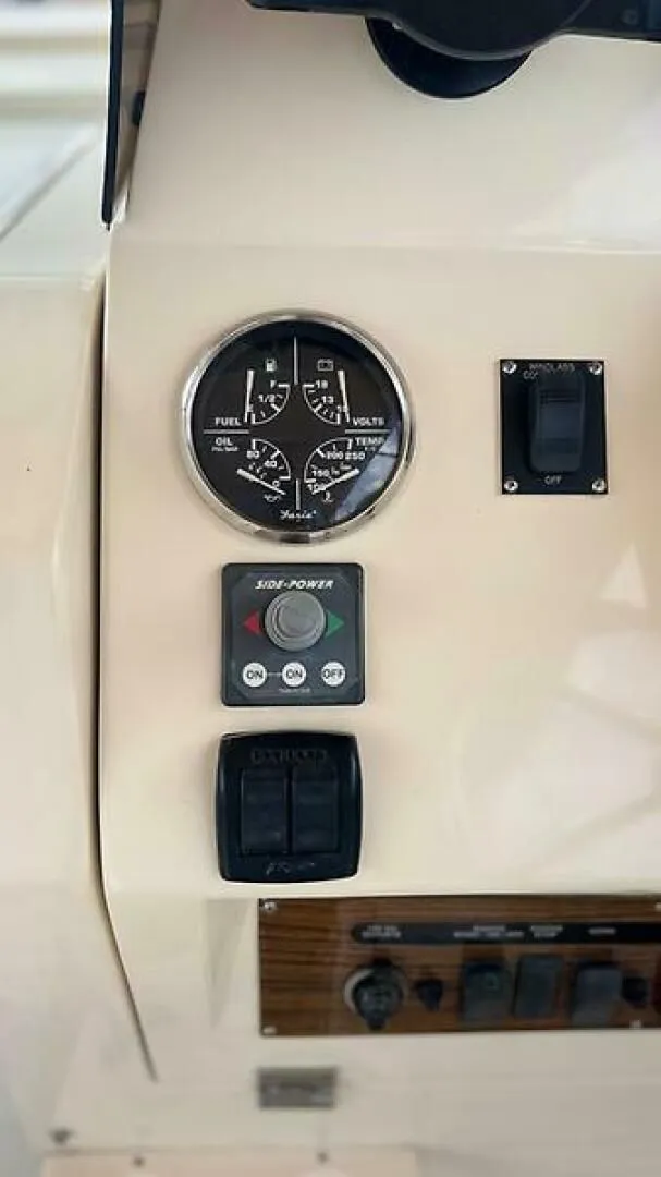 Slide: The Image of 2007 Mainship Pilot 30-11 - Image 31 - 31