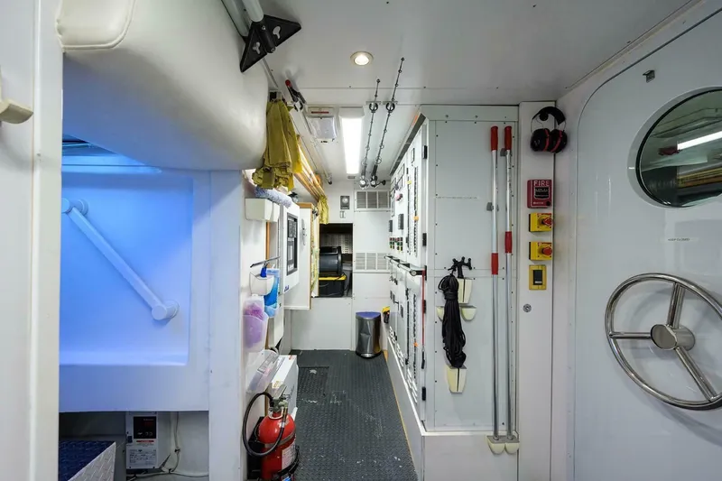 Slide: The Image of 2003 Westship Sportfish - Image 106 - 106