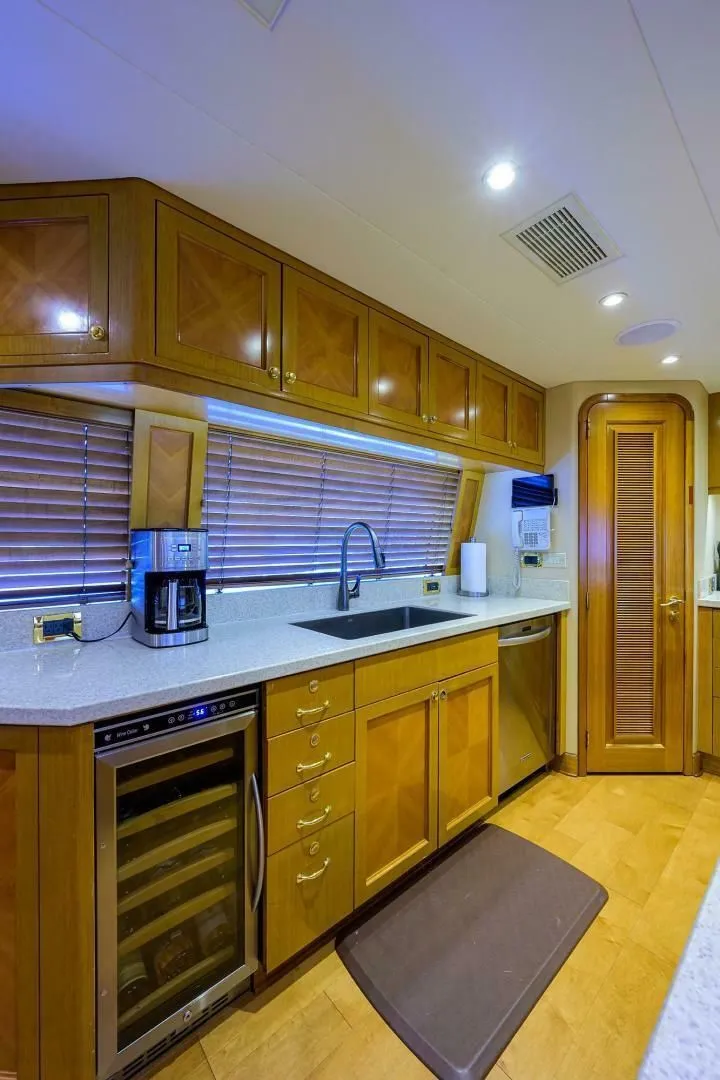 Slide: The Image of 2003 Westship Sportfish - Image 60 - 60