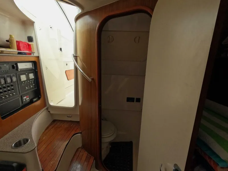 Slide: The Image of 2006 Pursuit 34 Drummond Island Runner - Image 15 - 15