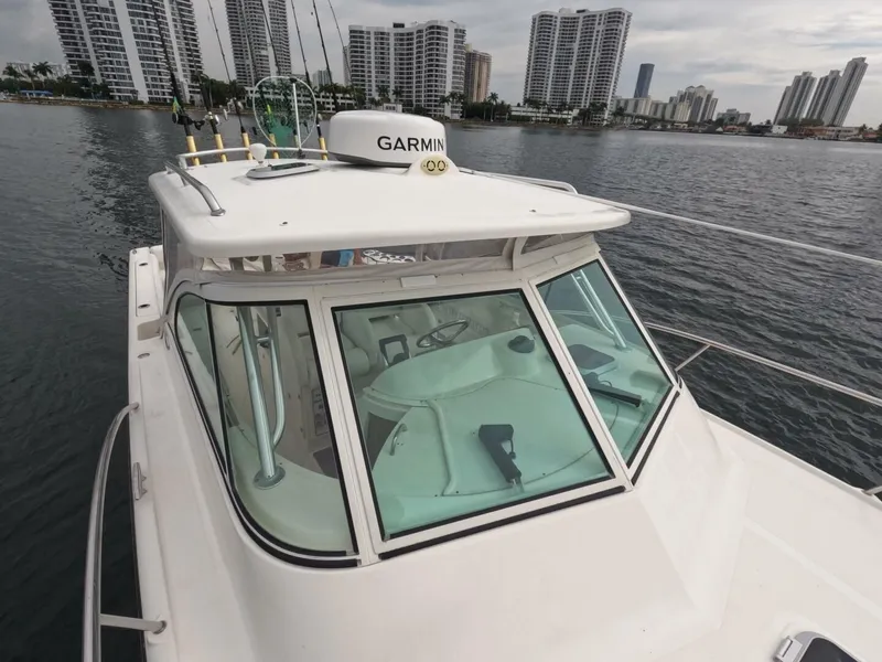 Slide: The Image of 2006 Pursuit 34 Drummond Island Runner - Image 16 - 16