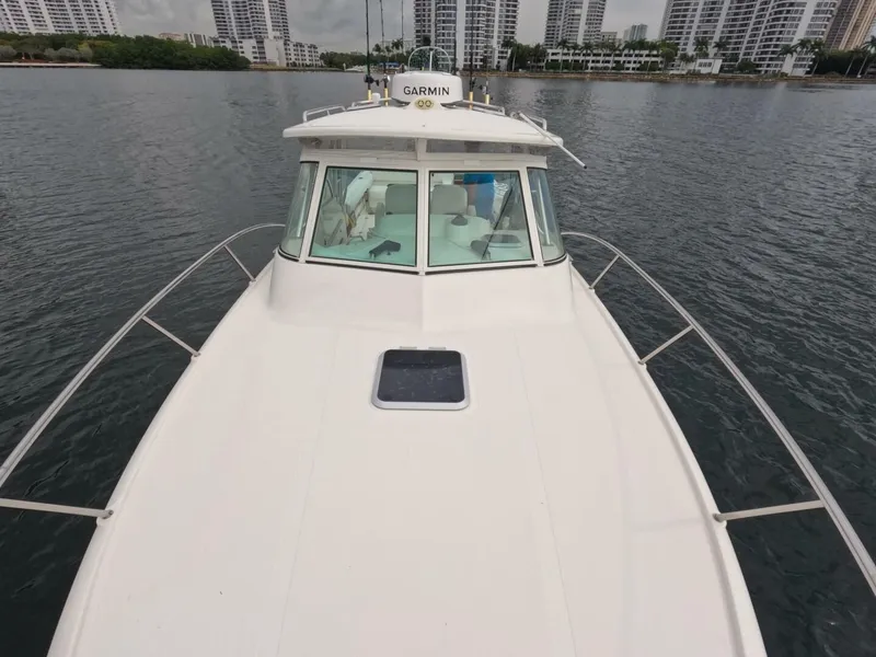 Slide: The Image of 2006 Pursuit 34 Drummond Island Runner - Image 17 - 17