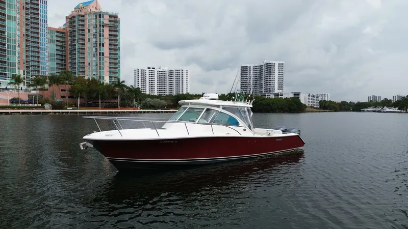 Slide: The Image of 2006 Pursuit 34 Drummond Island Runner - Image 2 - 2