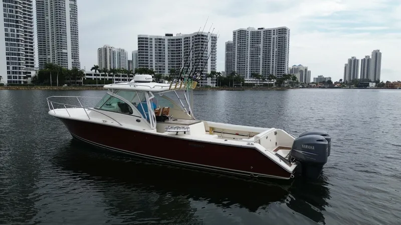 Slide: The Image of 2006 Pursuit 34 Drummond Island Runner - Image 6 - 6