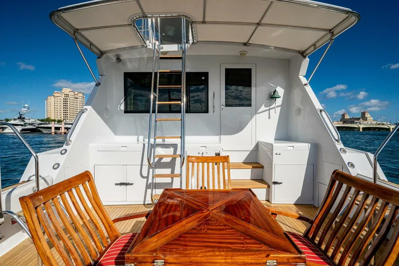 Slide: The Image of 1997 Hatteras 65 Convertible - Image 14 - 14