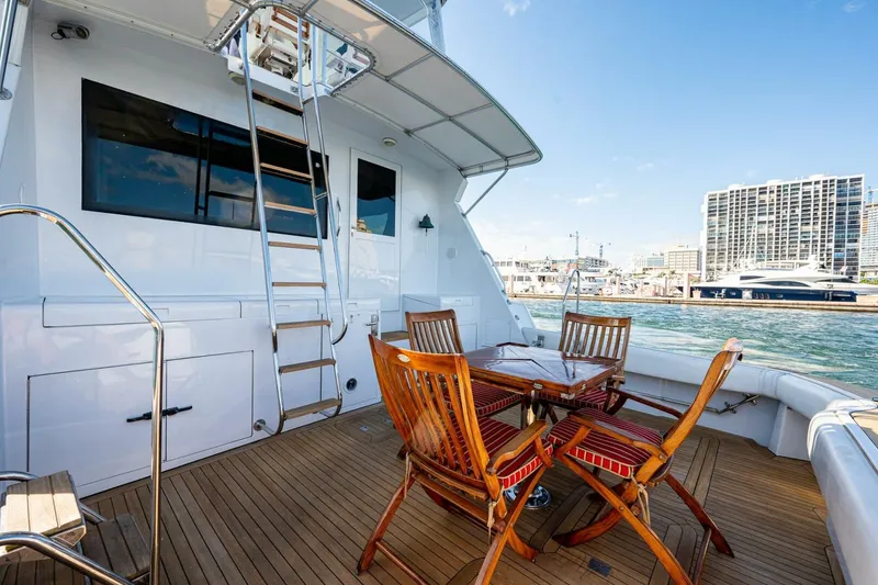 Slide: The Image of 1997 Hatteras 65 Convertible - Image 15 - 15