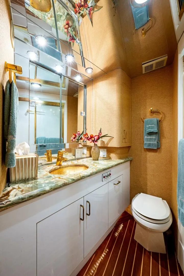 Slide: The Image of 1997 Hatteras 65 Convertible - Image 35 - 35