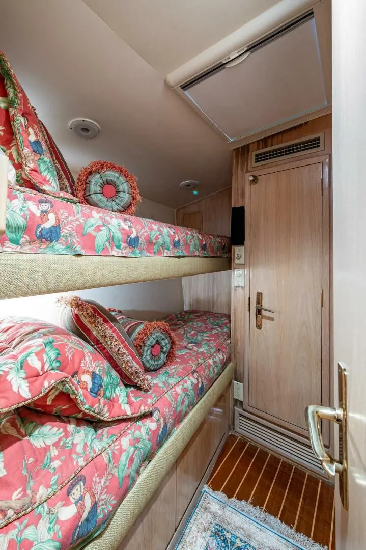 Slide: The Image of 1997 Hatteras 65 Convertible - Image 43 - 43