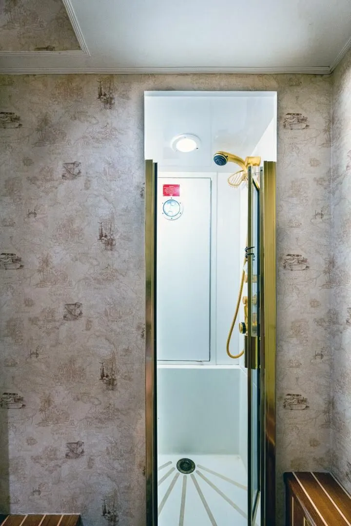 Slide: The Image of 1997 Hatteras 65 Convertible - Image 49 - 49