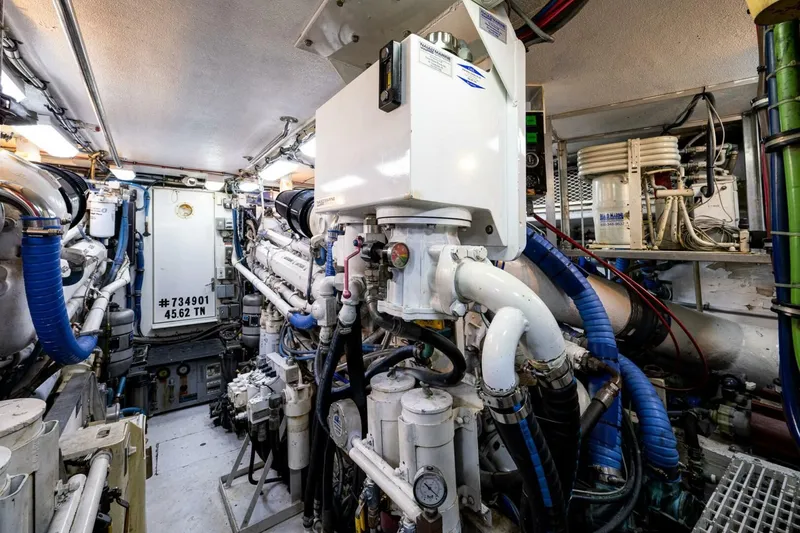 Slide: The Image of 1997 Hatteras 65 Convertible - Image 68 - 68