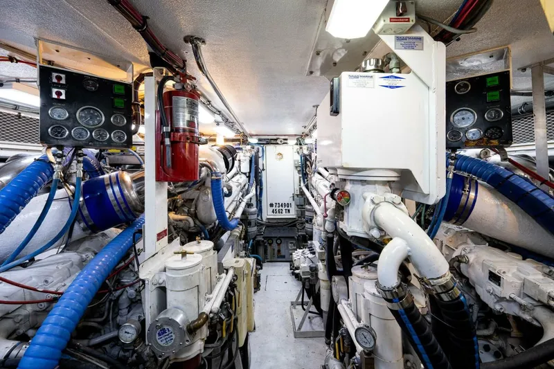 Slide: The Image of 1997 Hatteras 65 Convertible - Image 71 - 71