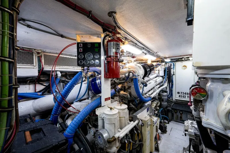 Slide: The Image of 1997 Hatteras 65 Convertible - Image 72 - 72