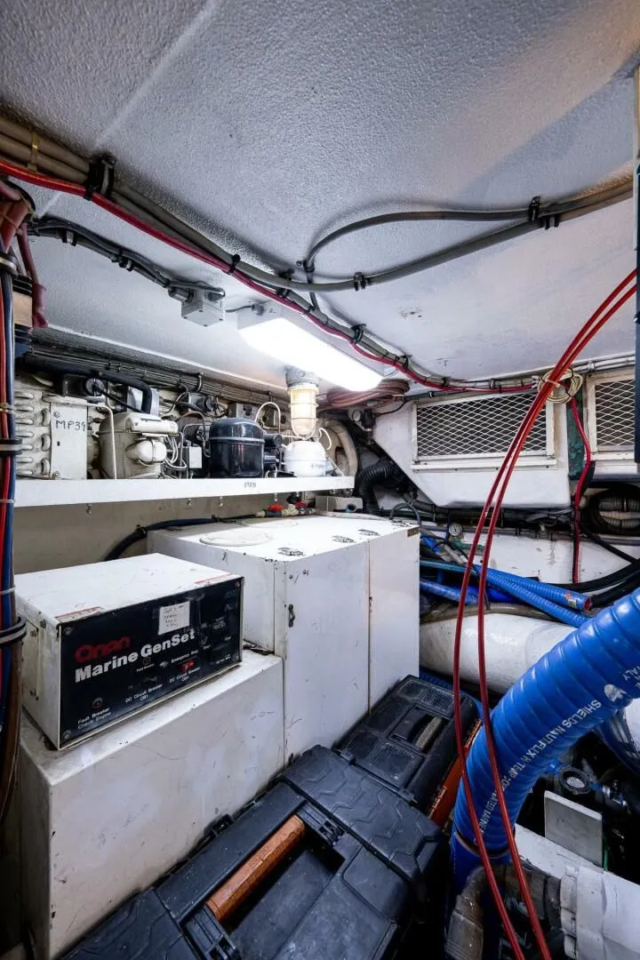 Slide: The Image of 1997 Hatteras 65 Convertible - Image 74 - 74