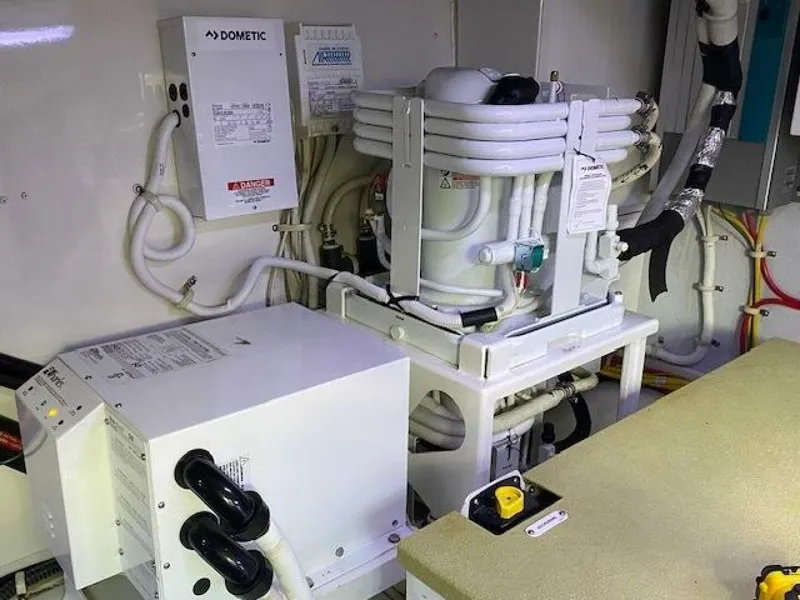 Slide: The Image of 2014 Marquis 63 Sport Yacht - Image 62 - 62